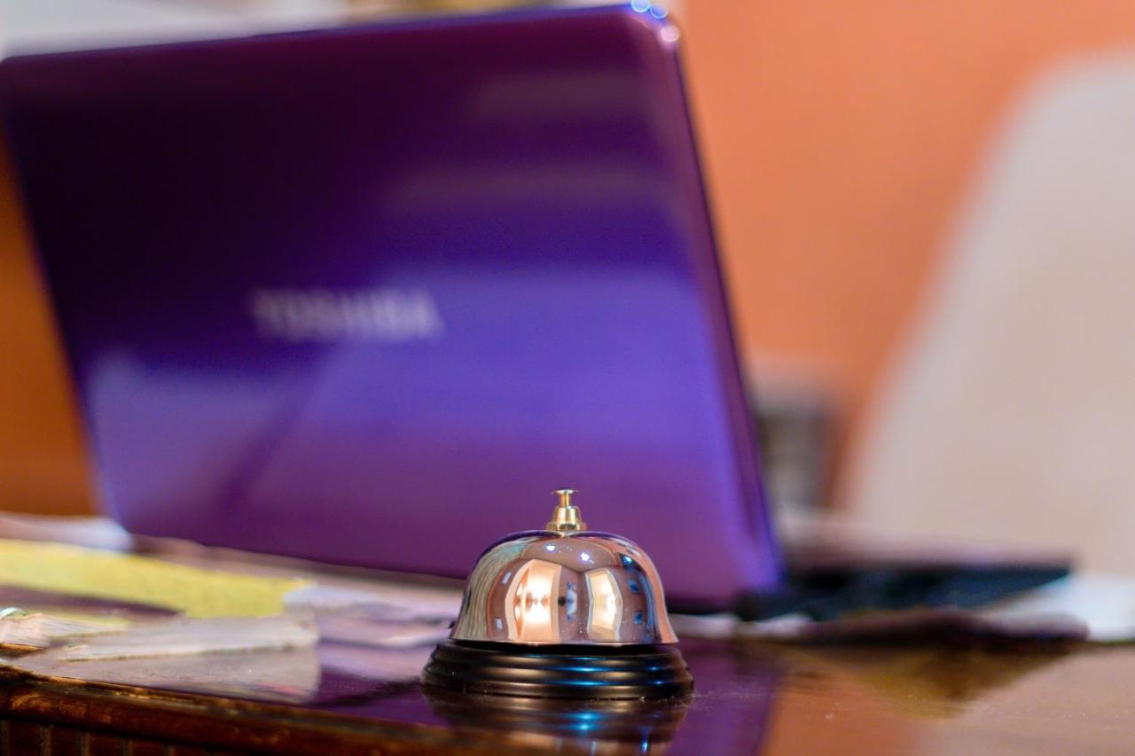 V Park Hotel Тбилиси Экстерьер фото