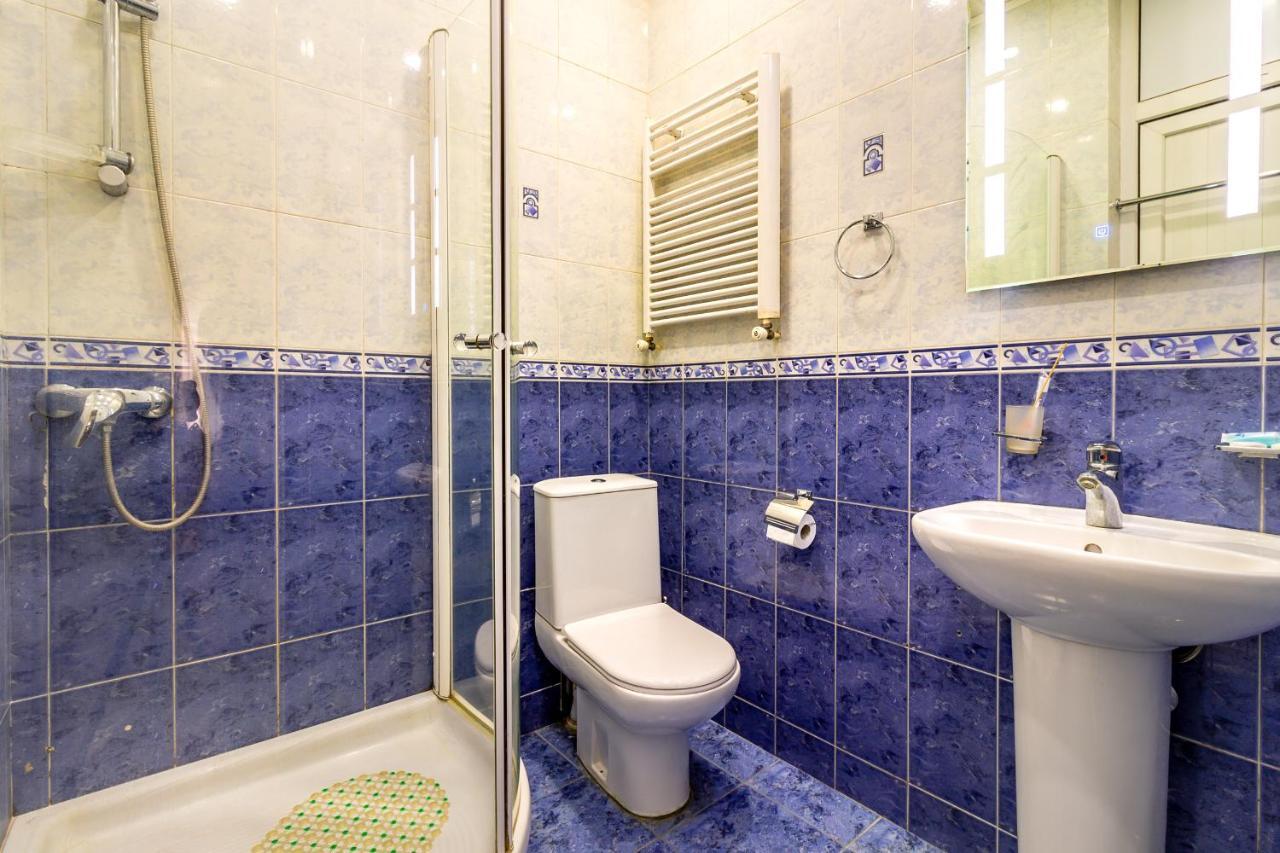 V Park Hotel Тбилиси Экстерьер фото